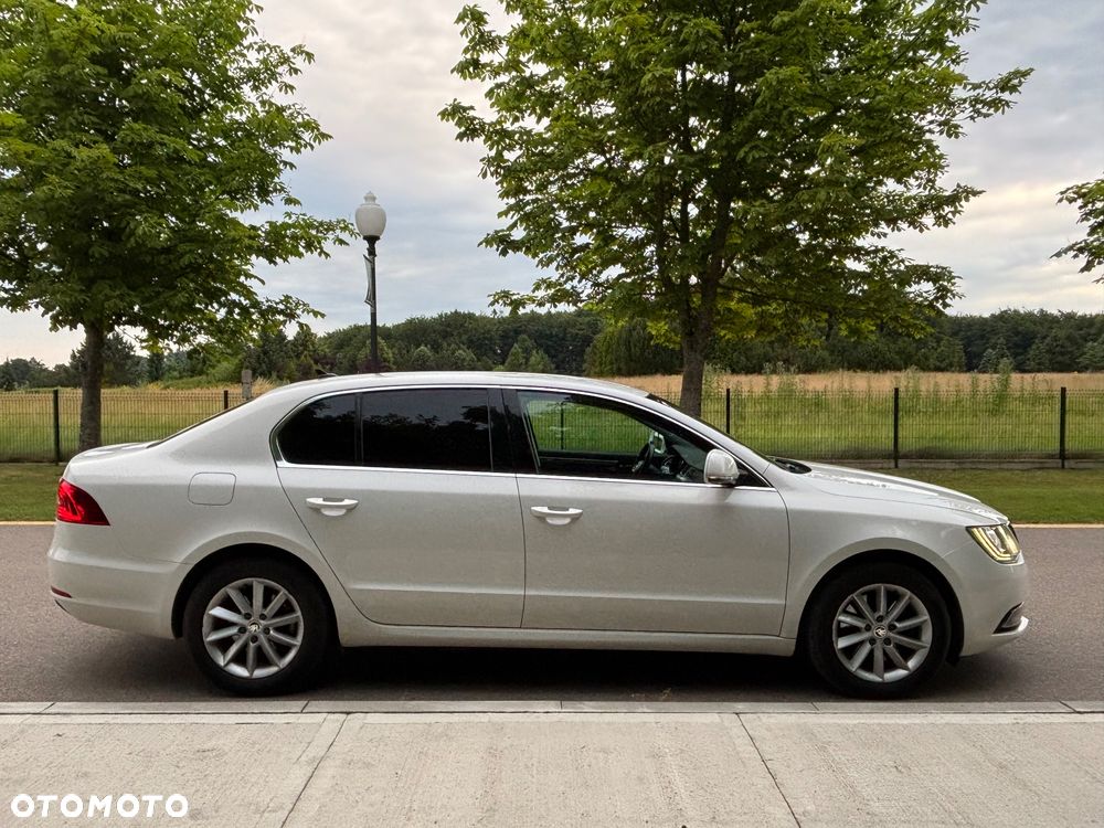 Skoda Superb 2.0 TDI Business DSG - 3