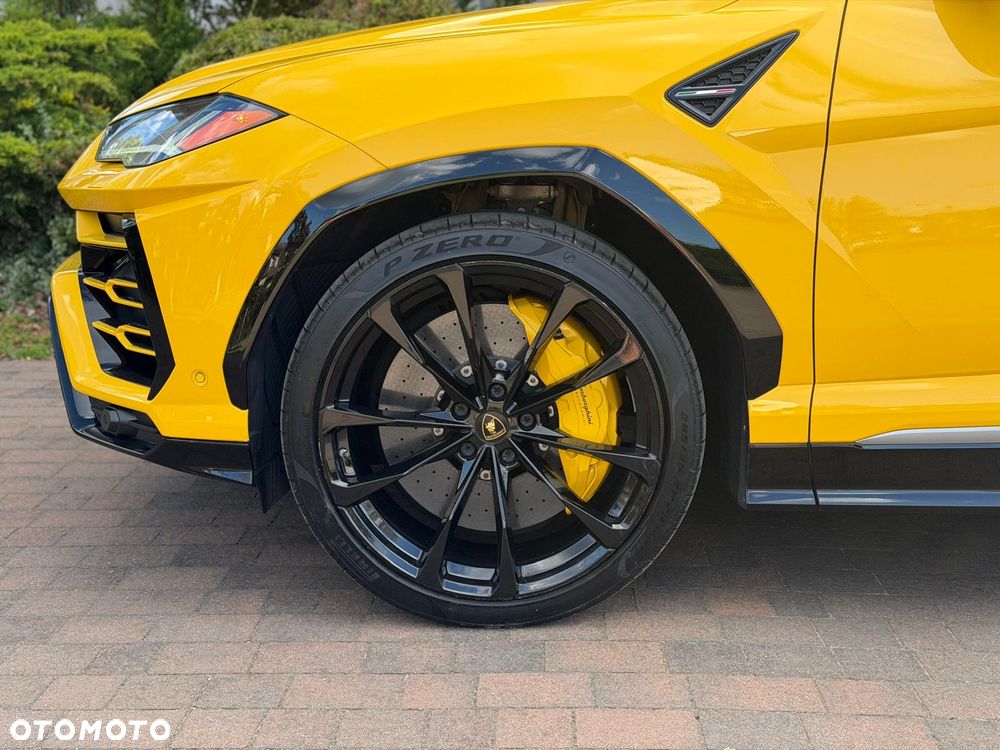 Lamborghini Urus Standard - 4