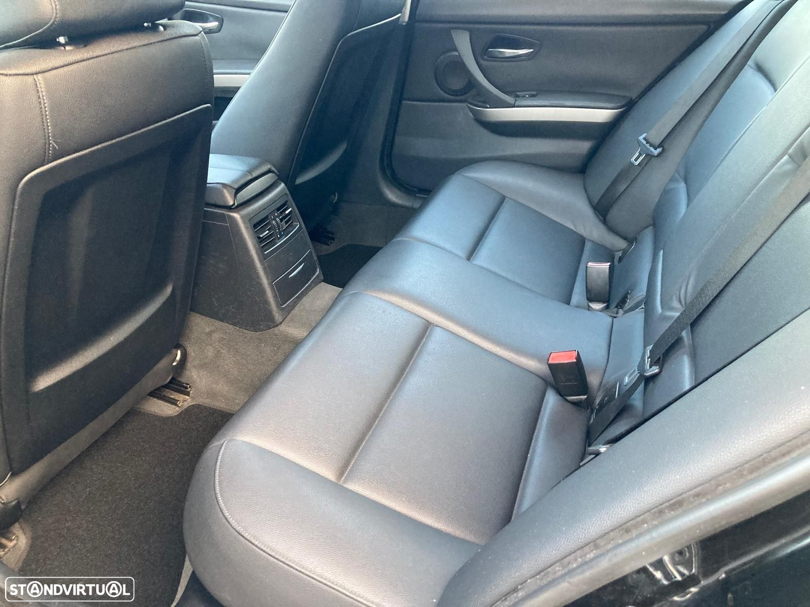 BMW 318 d Touring - 13