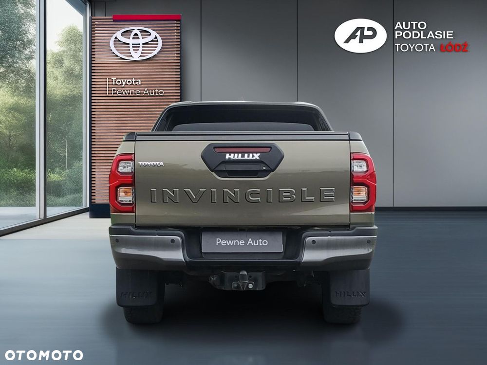 Toyota Hilux 2.8 D-4D Double Cab Invincible Sport 4x4 - 6