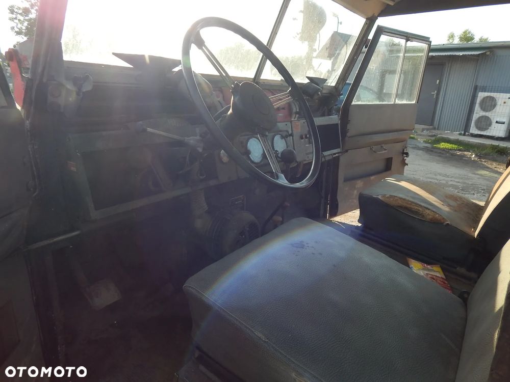 Land Rover Defender - 16