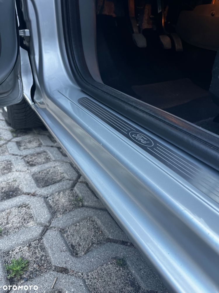 Ford Focus 1.6 16V Ambiente - 12