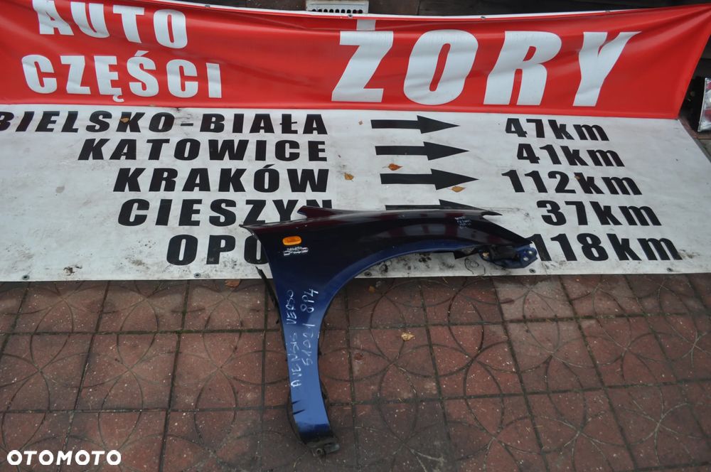 toyota avensis verso błotnik kolor 8P4 nr 51021 WYSYŁKA - 1
