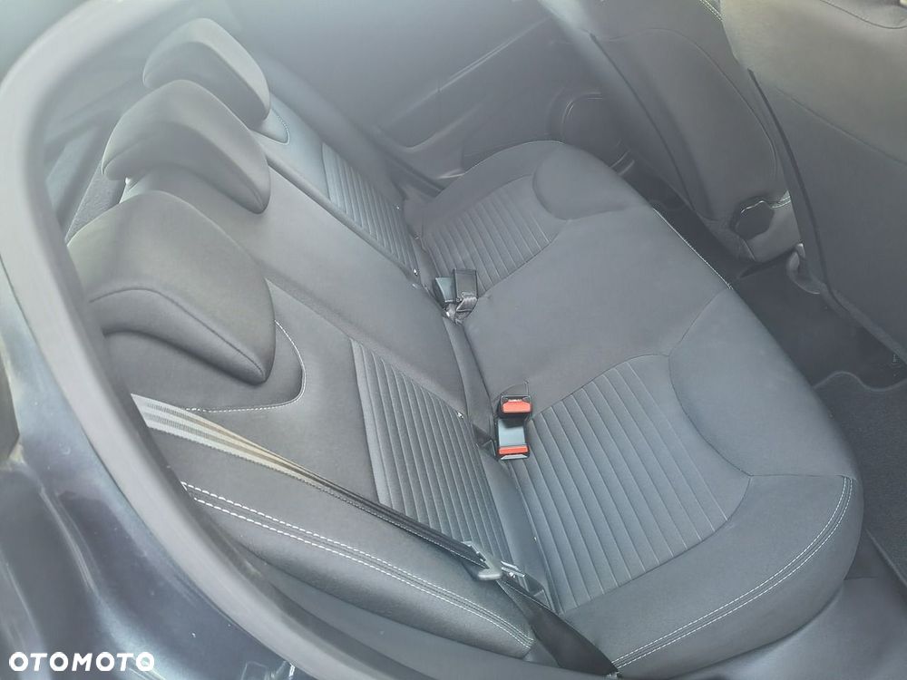 Renault Clio - 23