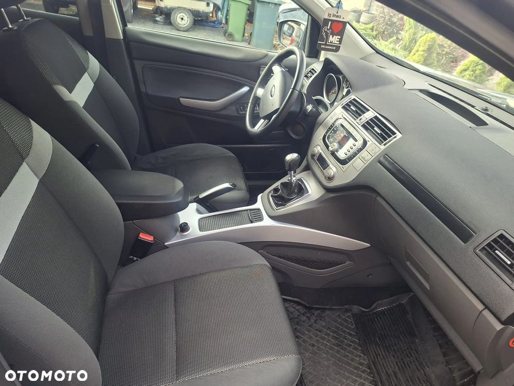 Ford Kuga - 11