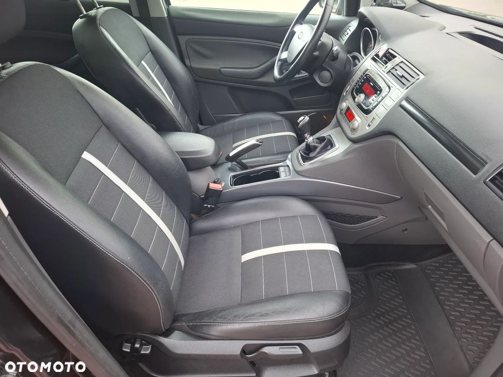 Ford Kuga 2.0 TDCi 4x4 Titanium - 24