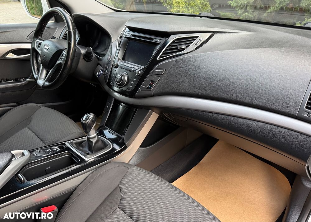 Hyundai i40 Kombi blue 1.7 CRDi Style - 36