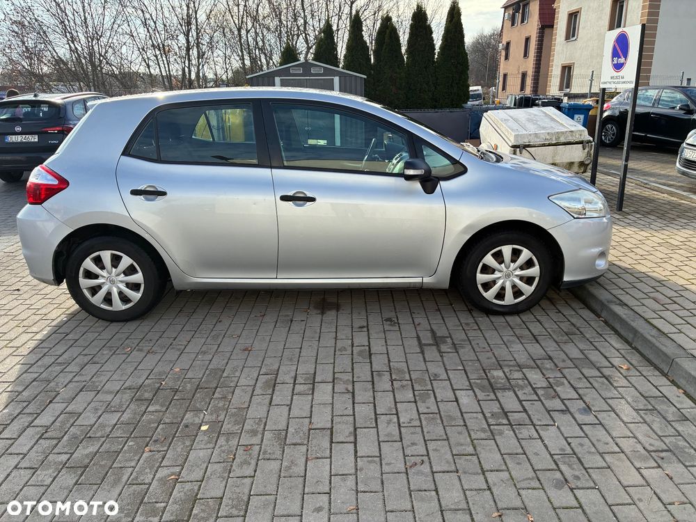 Toyota Auris - 16