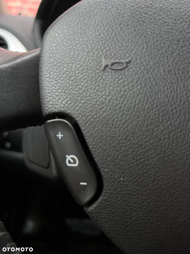 Renault Clio - 27