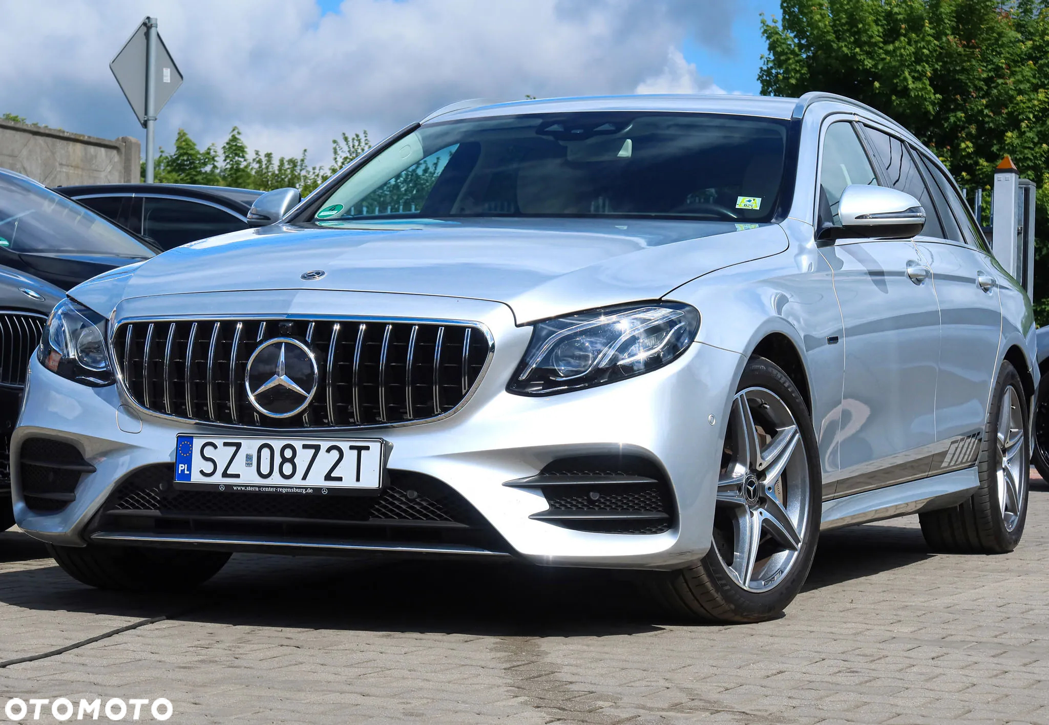 Mercedes-Benz Klasa E 300 de AMG - 39