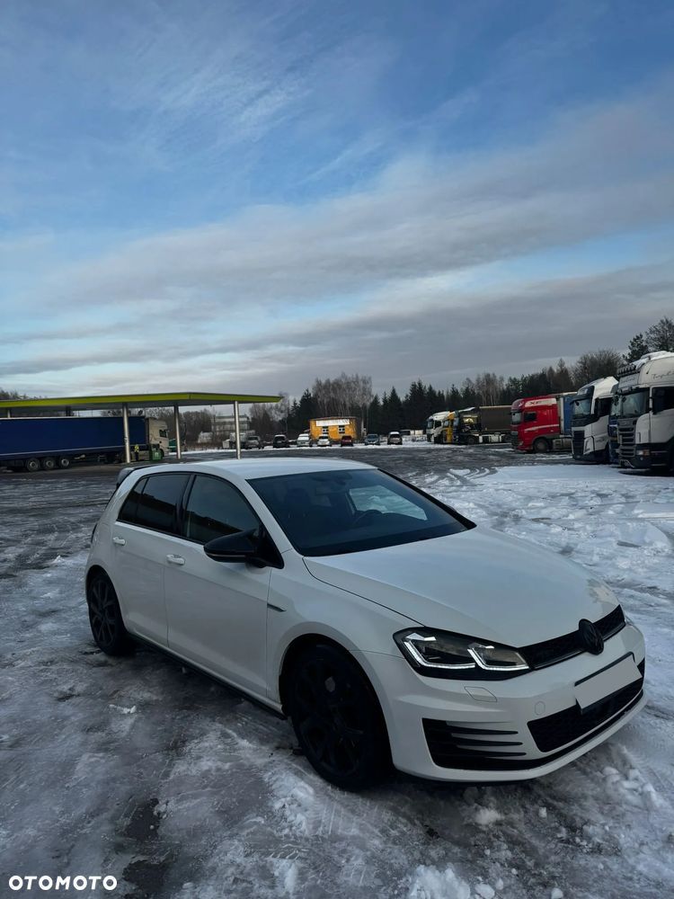 Volkswagen Golf 2.0 TDI BMT GTD - 1