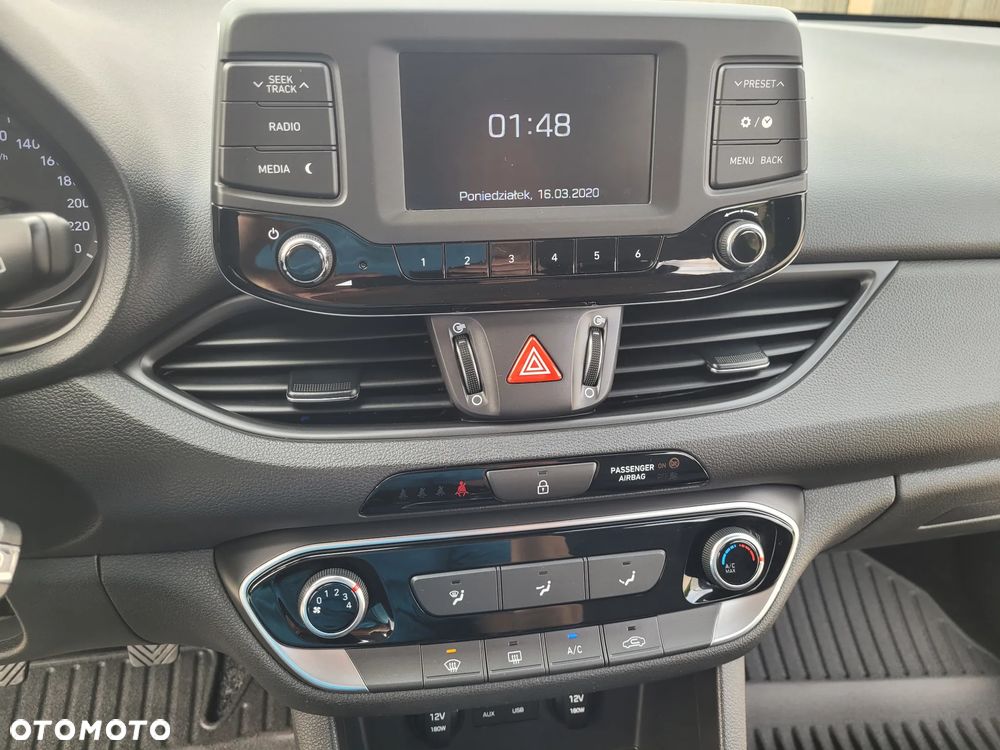 Hyundai i30 1.4 Family - 15