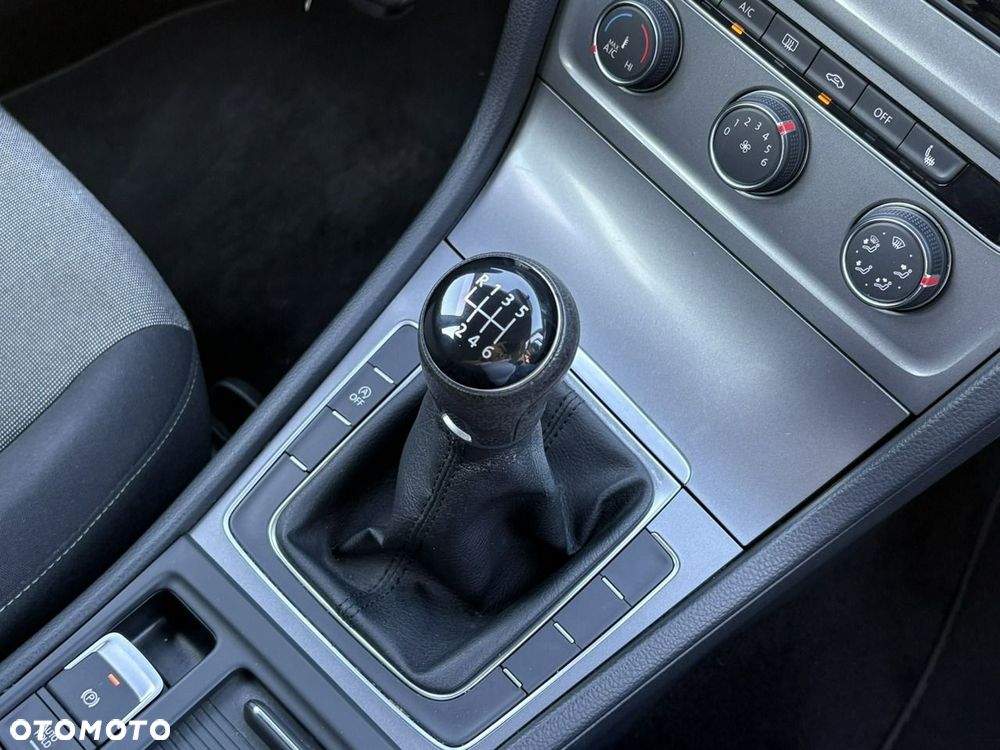 Volkswagen Golf - 18