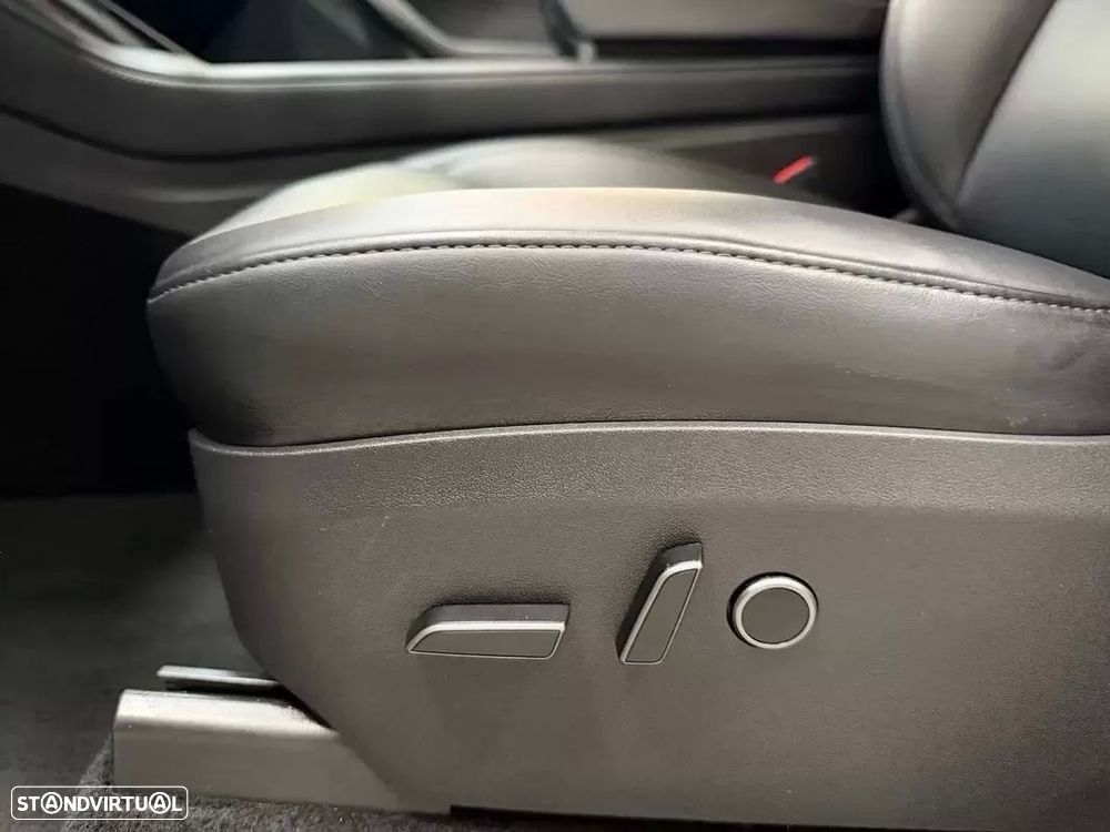 Tesla Model Y Long Range Dual Motor AWD - 15
