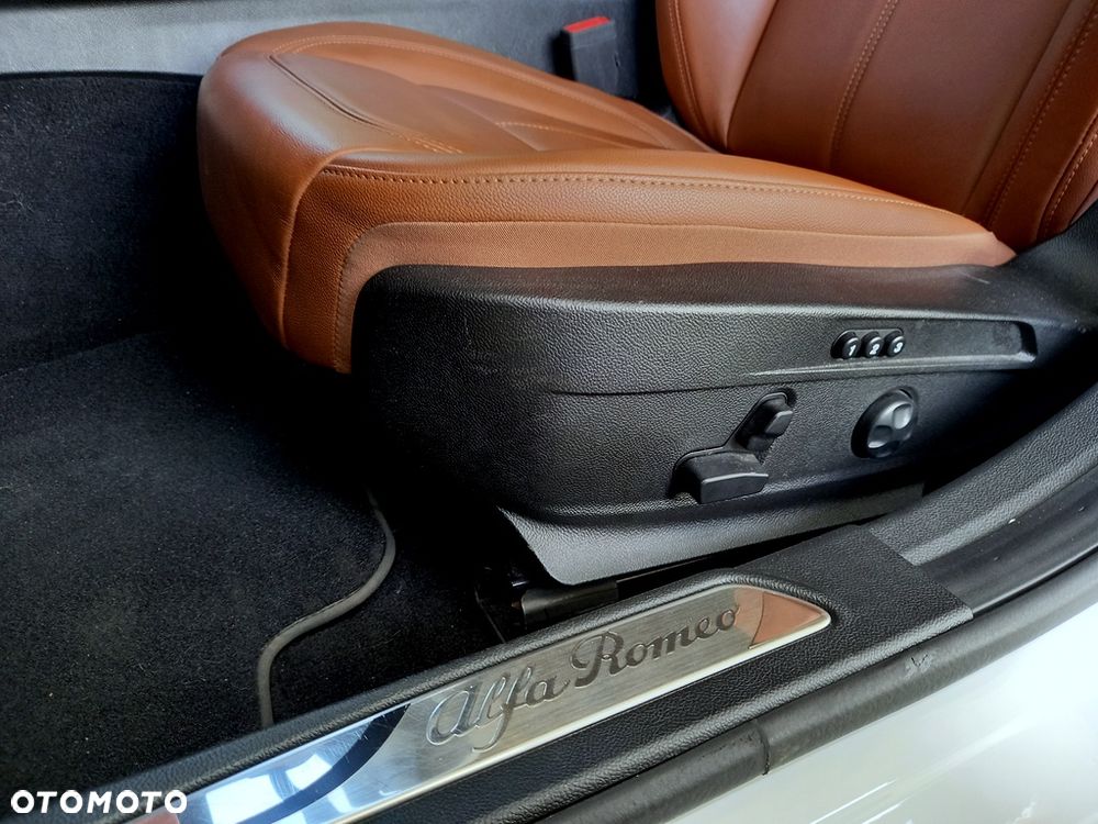 Alfa Romeo Giulia - 23