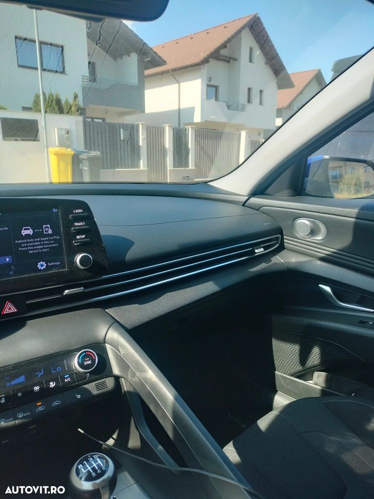 Hyundai Elantra 1.6 l 123 CP 6MT Highway - 14