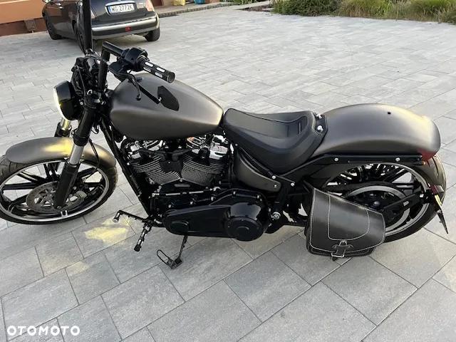 Harley-Davidson Softail Breakout - 9