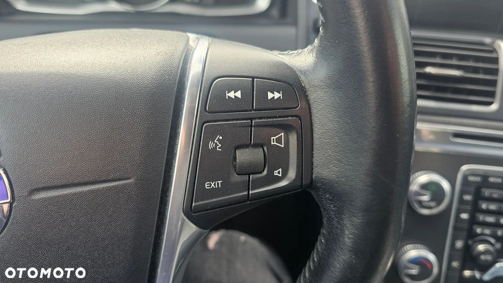 Volvo XC 60 D3 Geartronic Momentum - 34