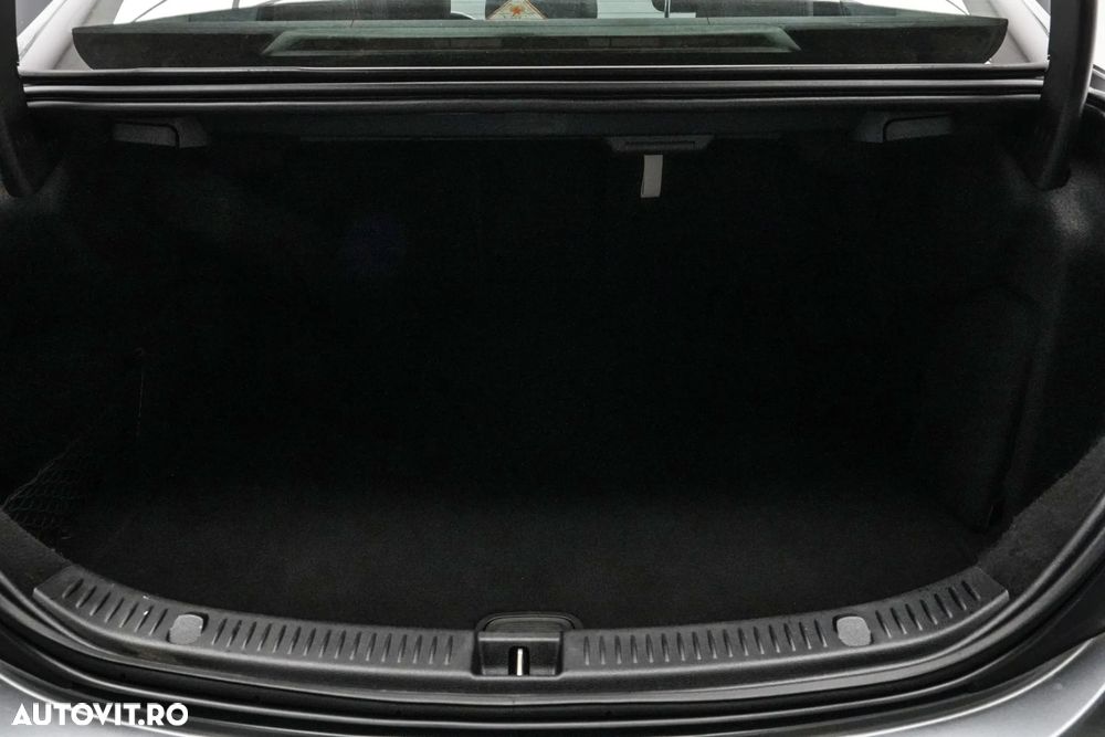 Mercedes-Benz E 220 d 9G-TRONIC Exclusive - 25