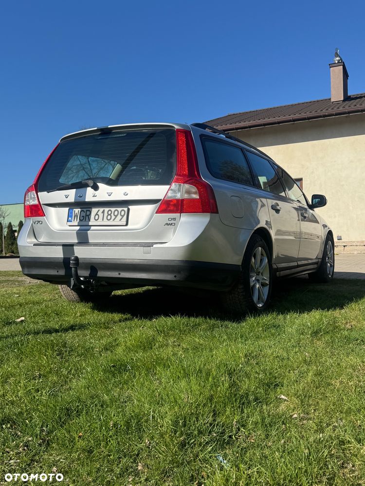 Volvo V70 D5 AWD Momentum - 4