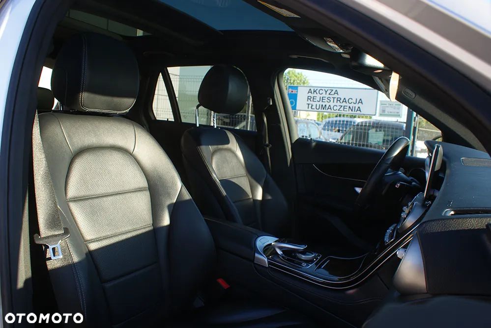 Mercedes-Benz GLC 300 4Matic 9G-TRONIC AMG Line - 22