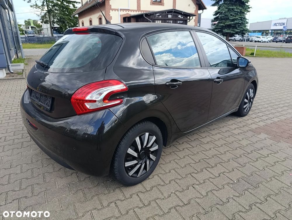 Peugeot 208 82 VTI Allure - 3