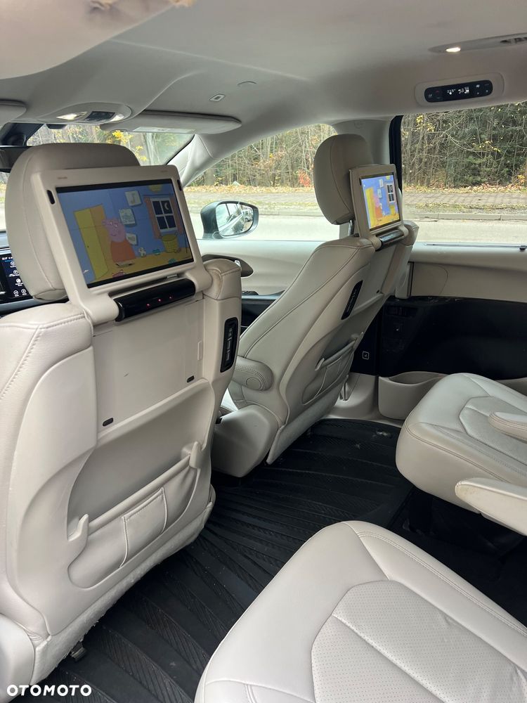 Chrysler Pacifica - 7