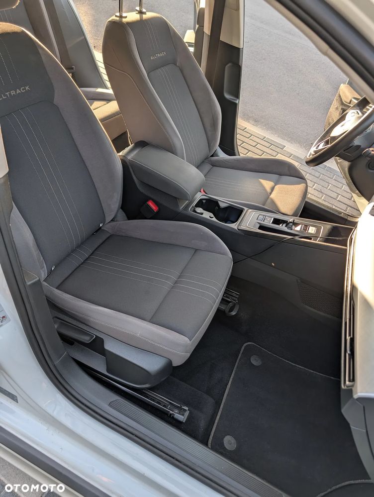Volkswagen Golf - 10