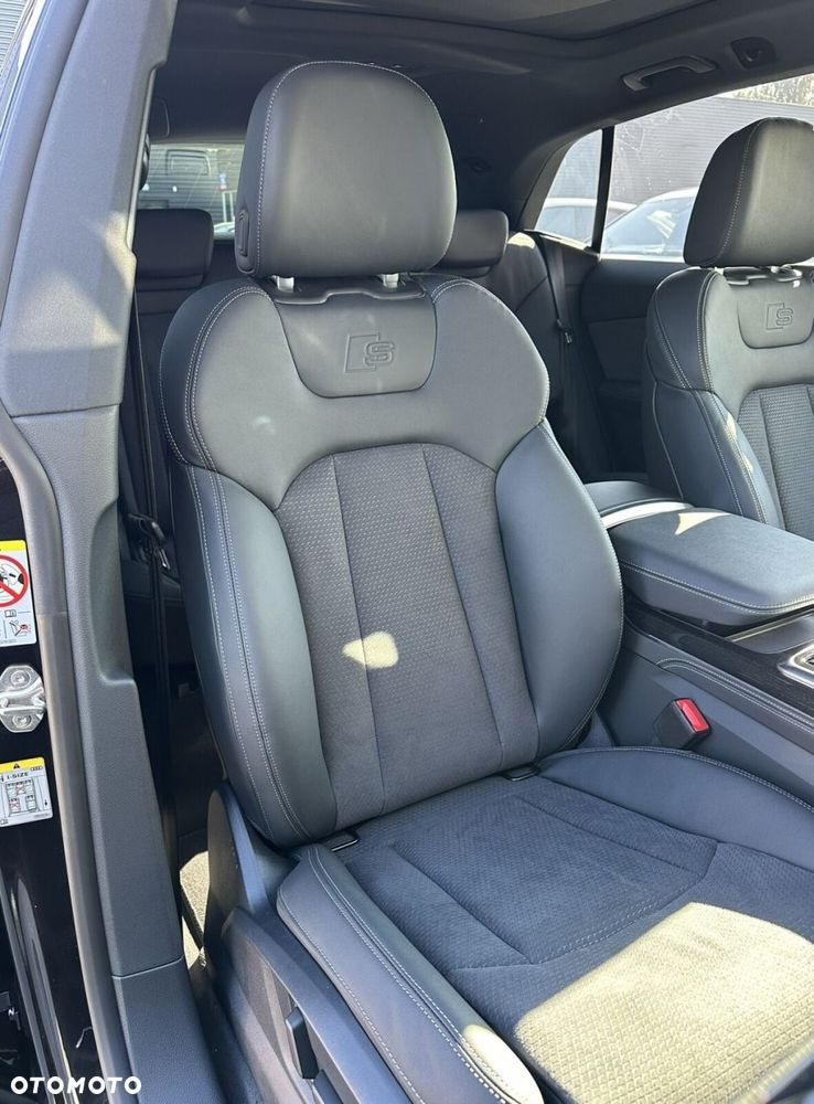 Audi Q8 - 30