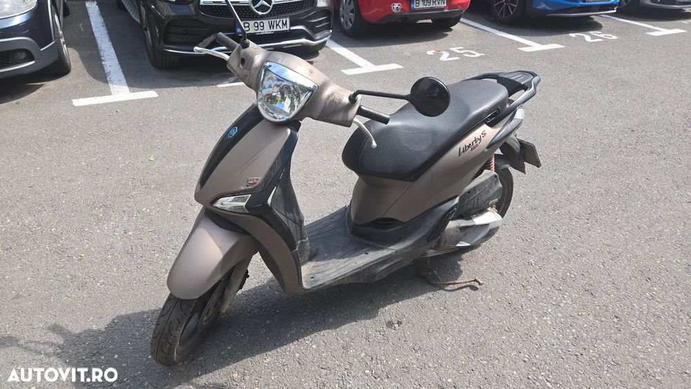 Aprilia SR Max 125 - 7