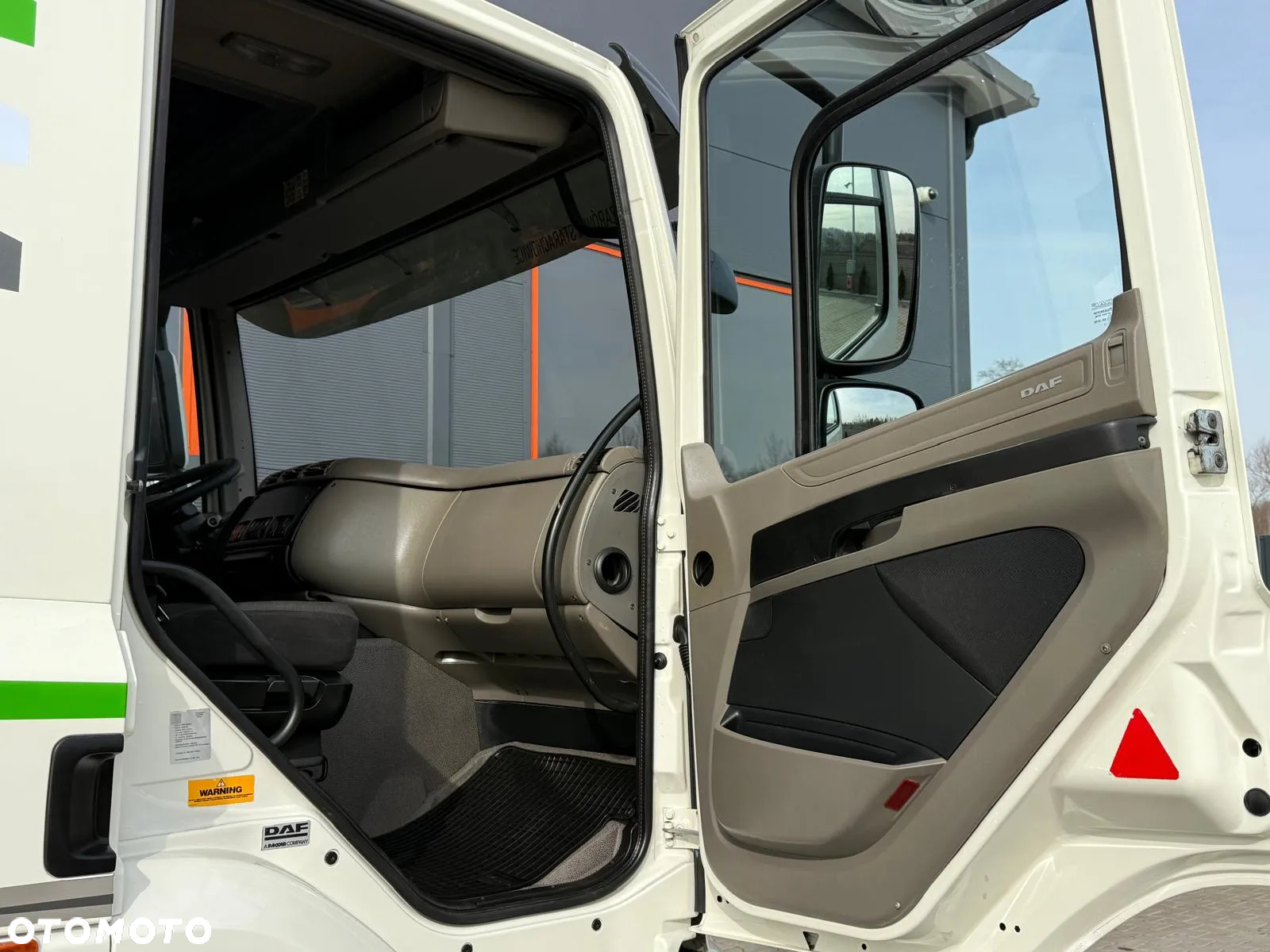 DAF DAF CF XF 75.360 // 6x2 // E5 // chłodnia 21 Epal // sypialka // klima // winda pod spód - 24
