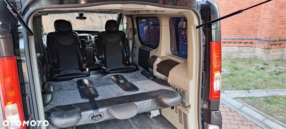 Opel Vivaro - 24