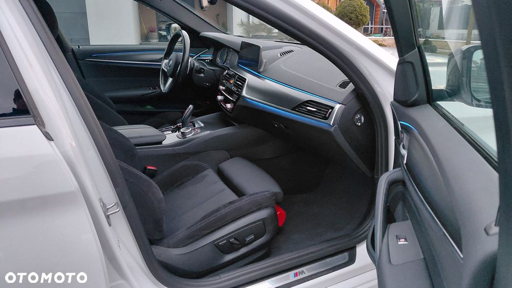 BMW Seria 5 518d Sport Line - 37