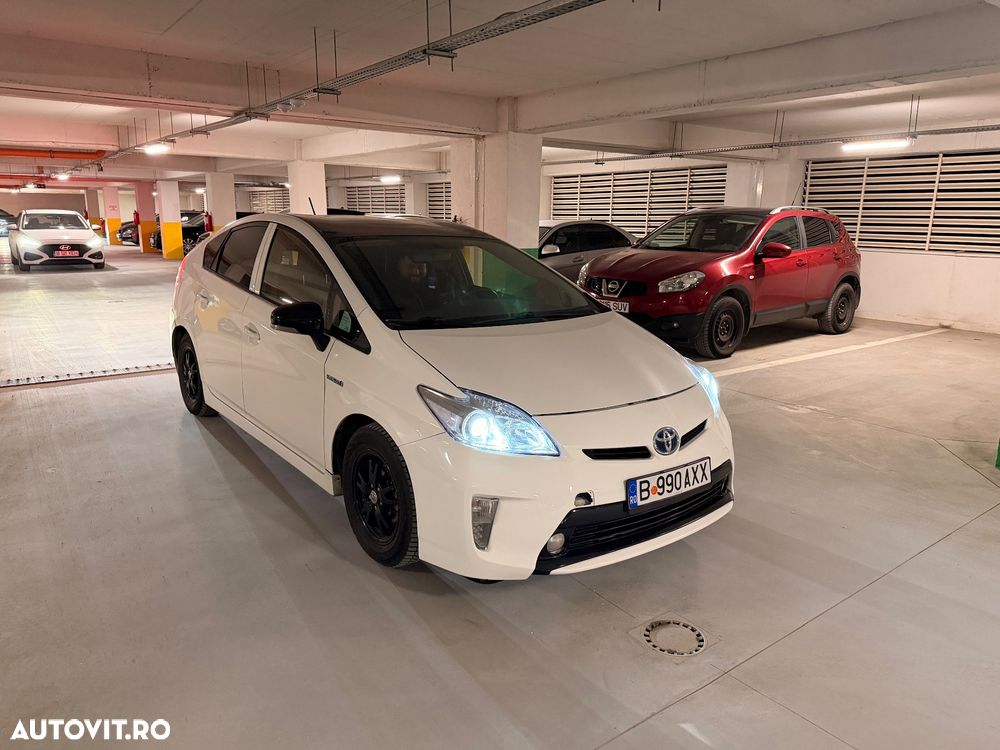 Toyota Prius (Hybrid) Luna - 2