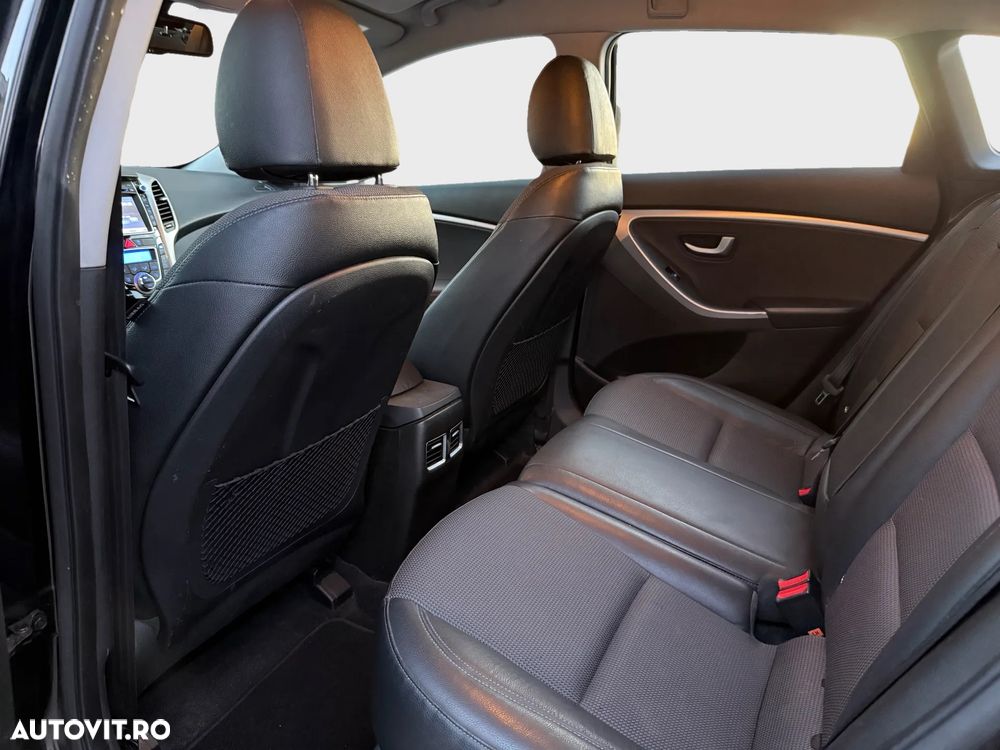 Hyundai i30 1.6 CRDI DCT Premium - 10