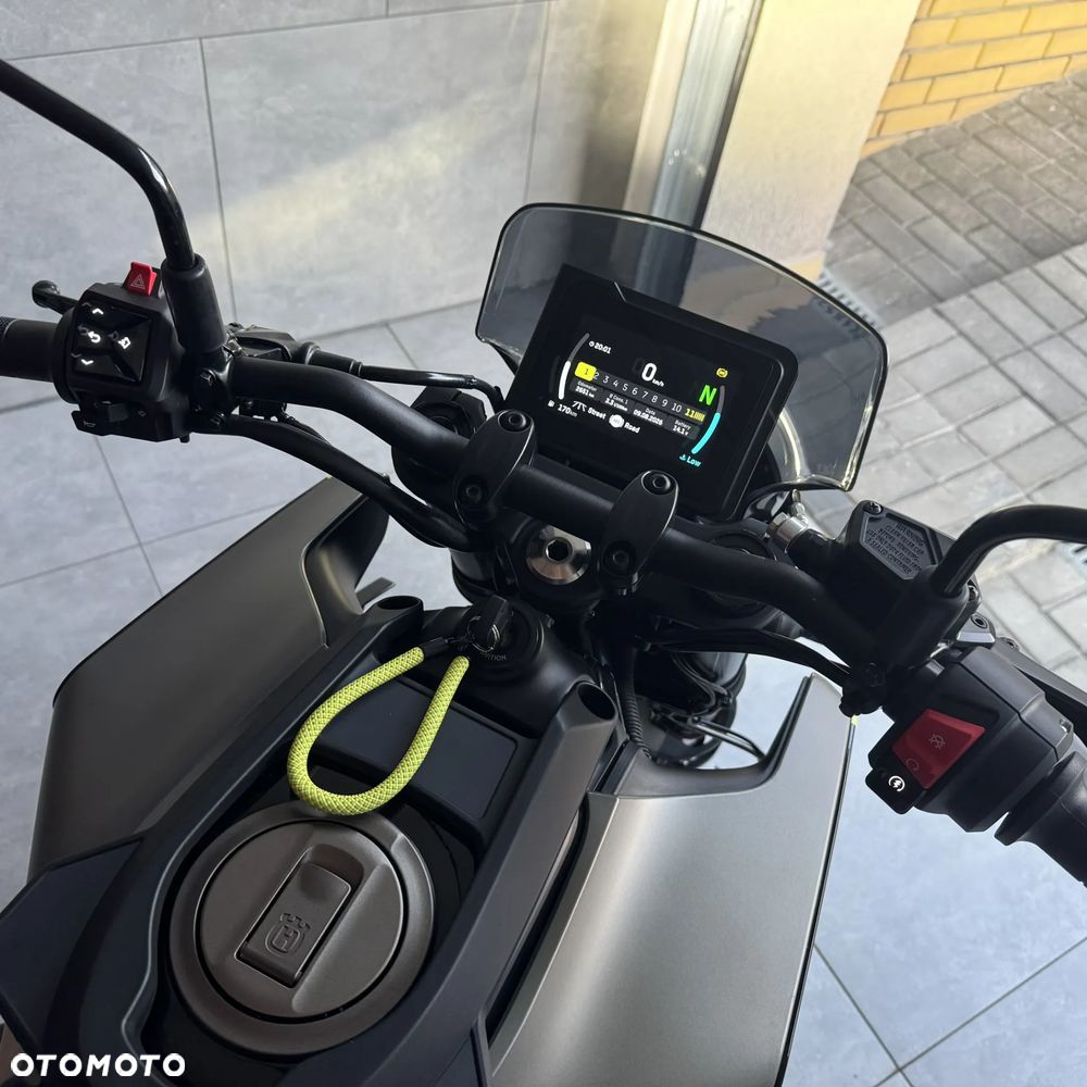 Husqvarna Svartpilen - 5