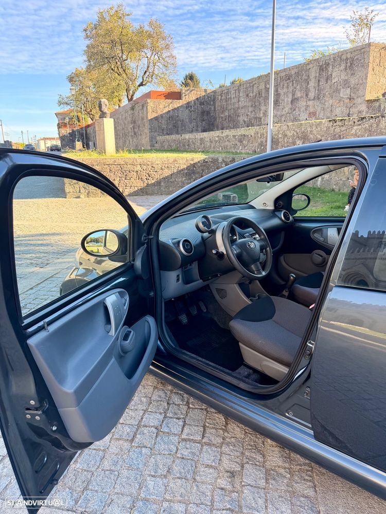 Toyota Aygo 1.0 + AC - 18