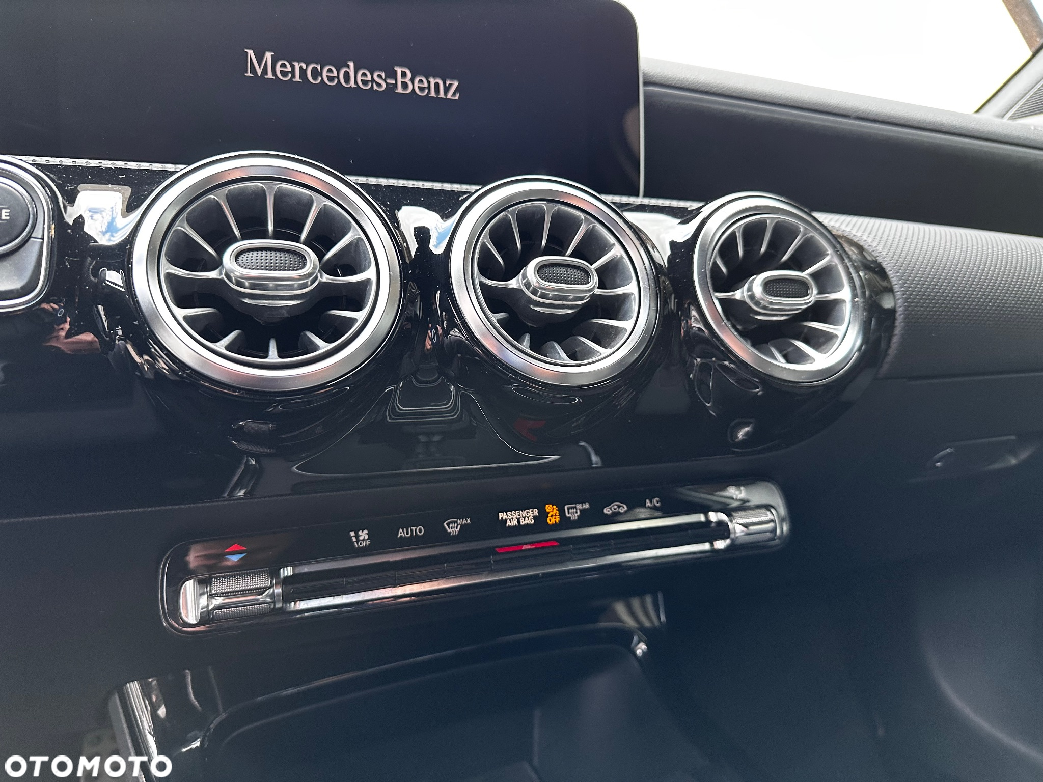 Mercedes-Benz Klasa A 200 7G-DCT AMG Line Advanced Plus - 22