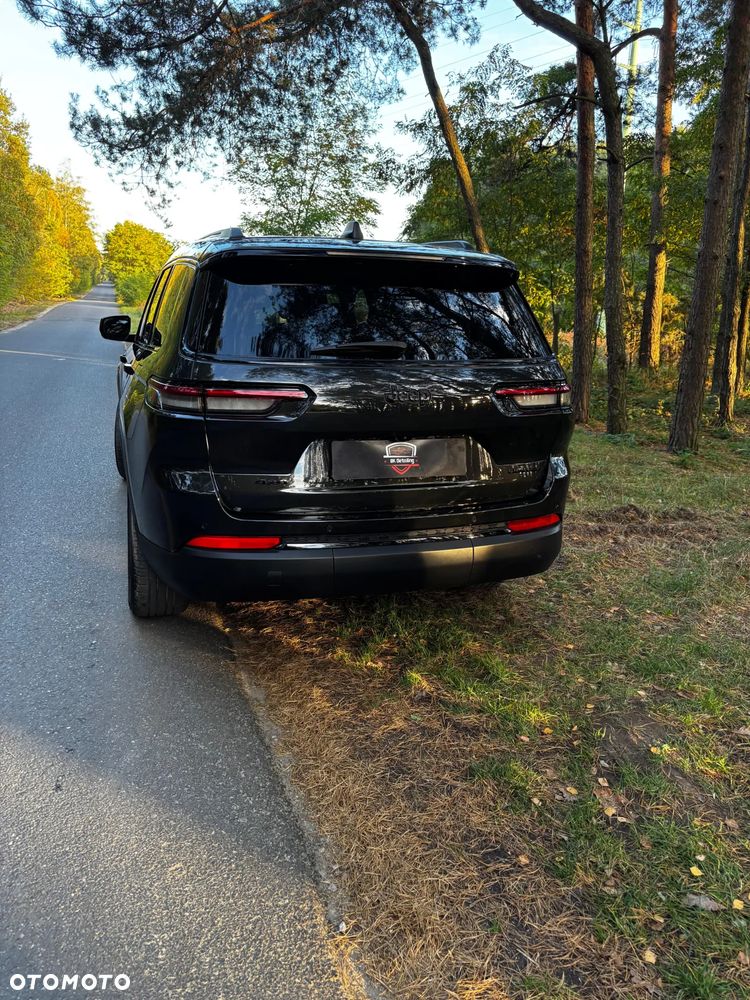 Jeep Grand Cherokee - 36