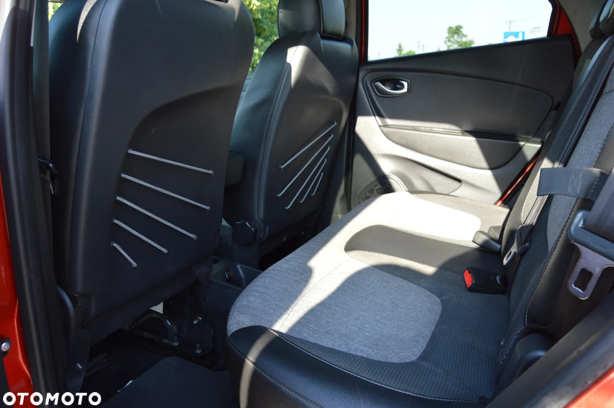 Renault Captur 1.2 TCe Intens EDC - 27