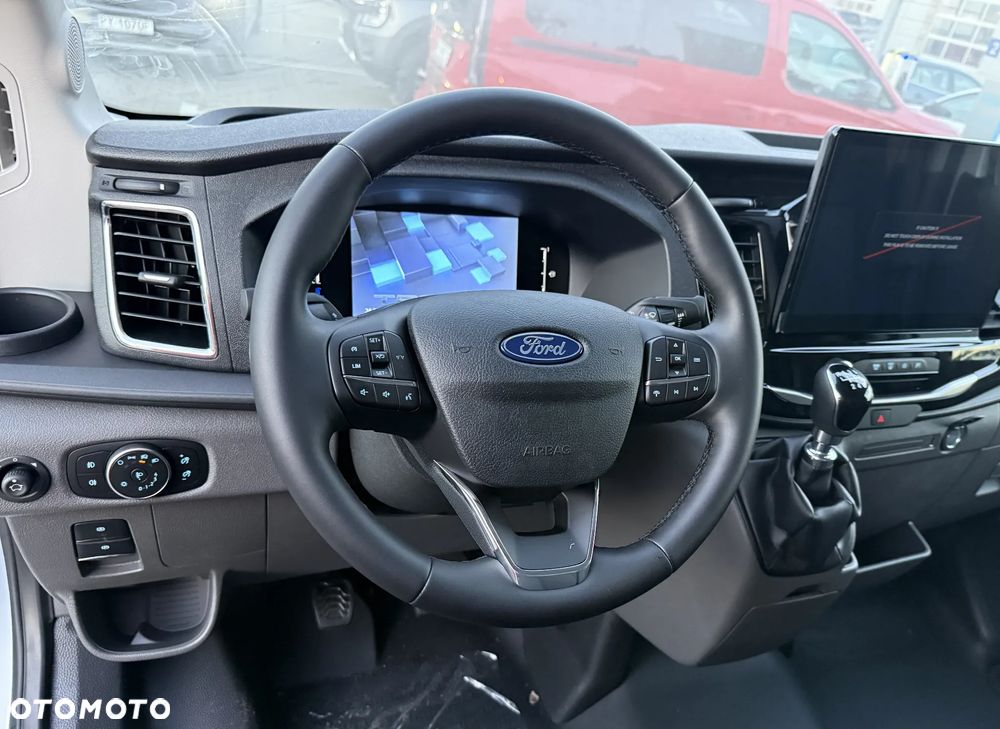 Ford Transit L4 Van - 9