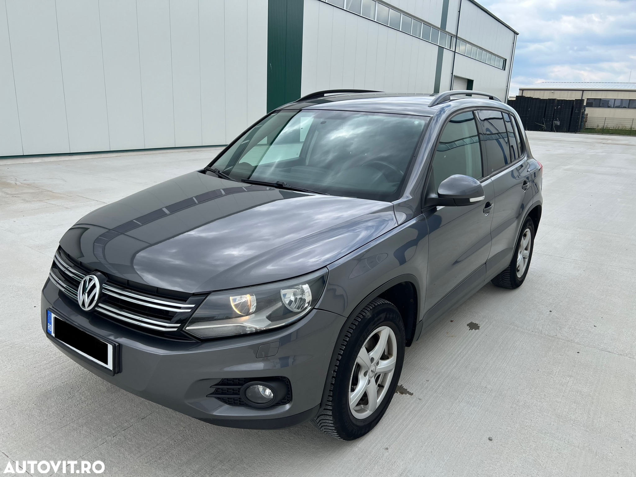 Volkswagen Tiguan 2.0 TDI 4Motion DSG Sport & Style - 9