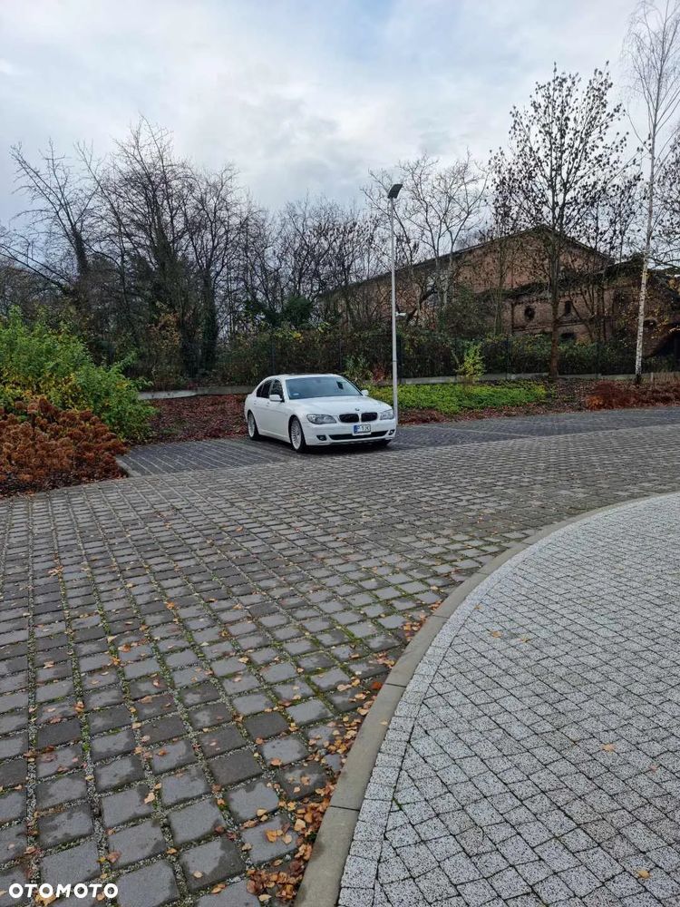 BMW Seria 7 740i - 28