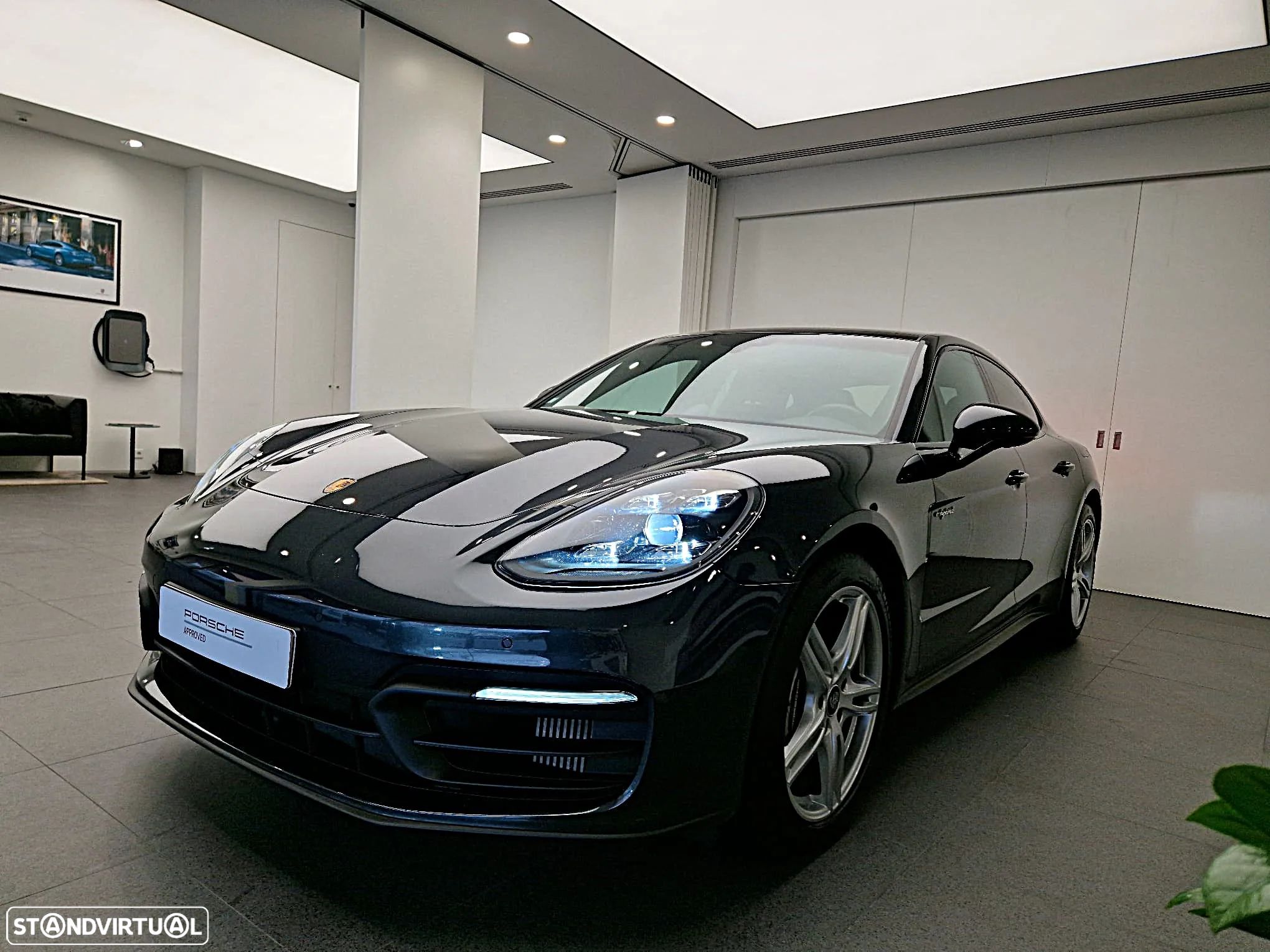 Porsche Panamera 4 E-Hybrid - 1