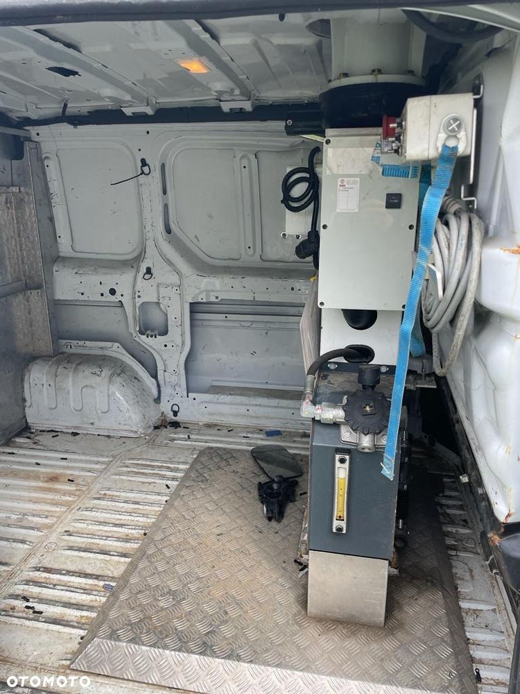 Opel Vivaro podnośnik koszowy zwyżka - 10