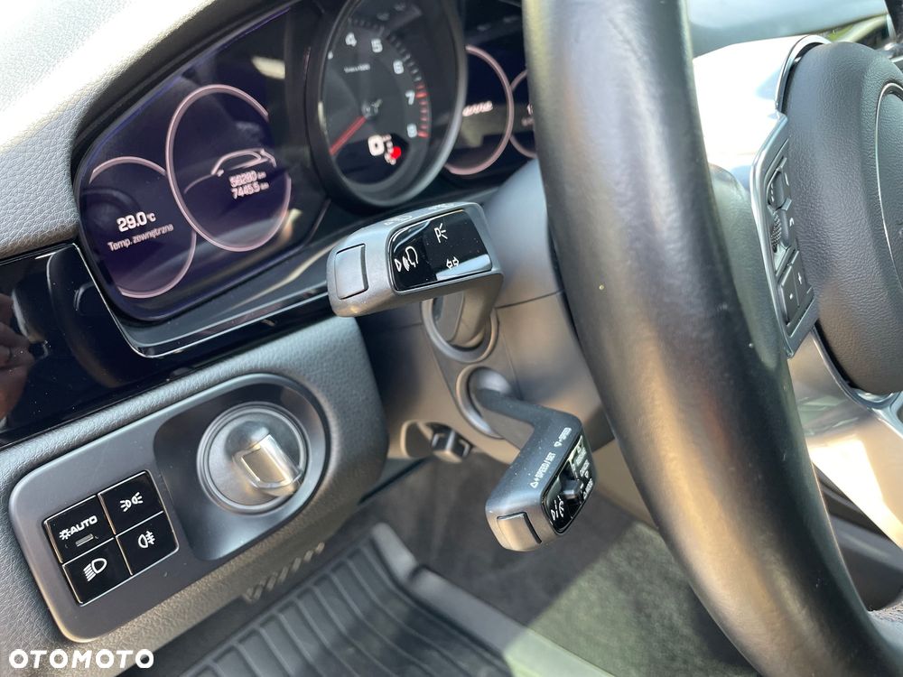 Porsche Cayenne Standard - 18