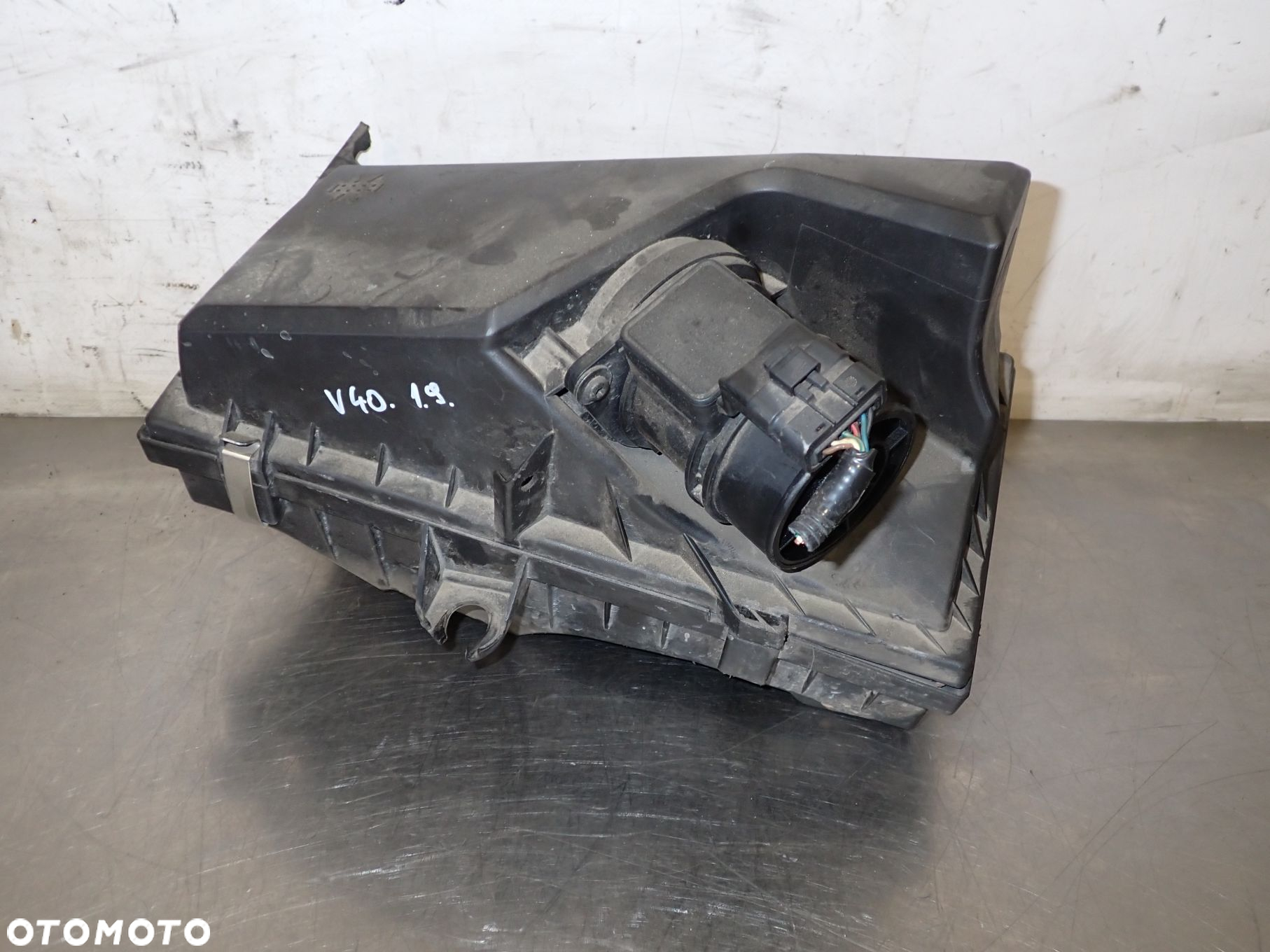 OBUDOWA FILTRA POWIETRZA VOLVO V40 I LIFT 1.9 30620760   5WK9632 - 2