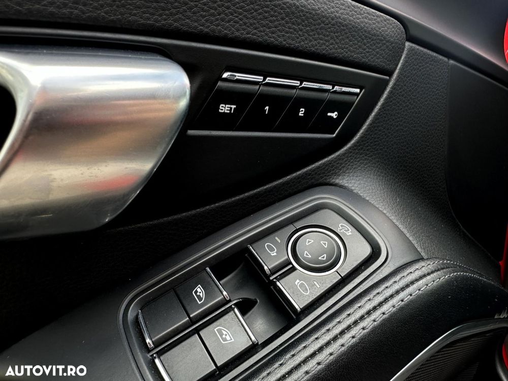 Porsche Boxster - 16