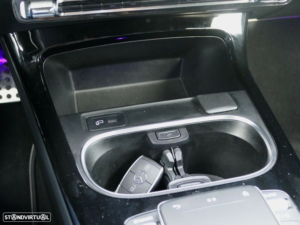 Mercedes-Benz A 250 e AMG Line - 20