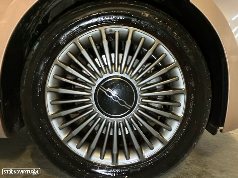 Fiat 500e 42 kWh Icon — fotografia 10